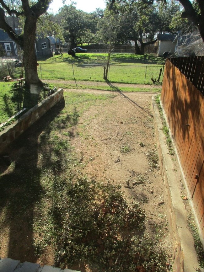 Photo - Beautiful 4/3 House for Rent in Lampasas, TX