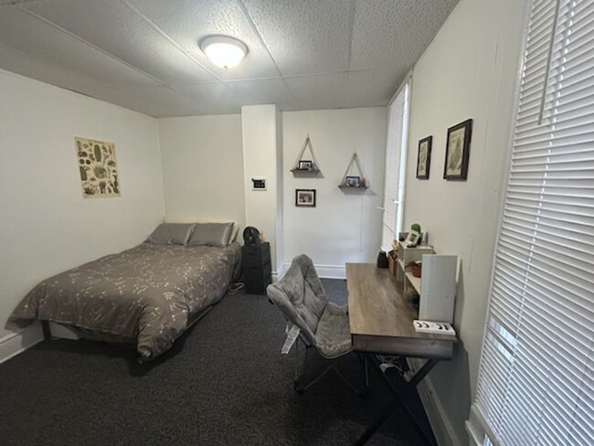 Photo - 1513 E Superior St Unit 4