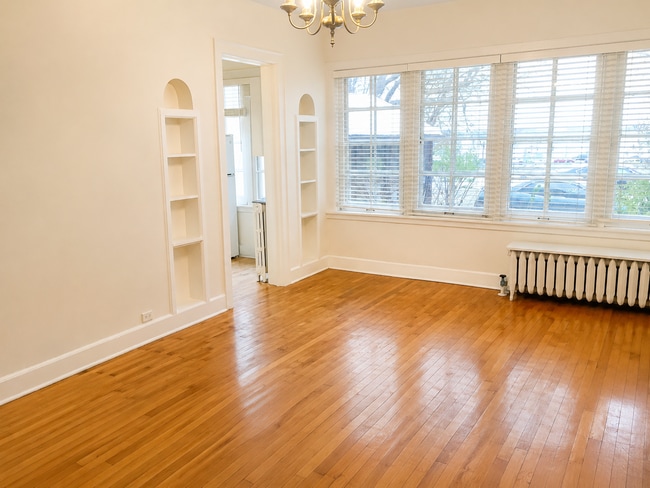 Building Photo - 445 W Wilson St Unit B