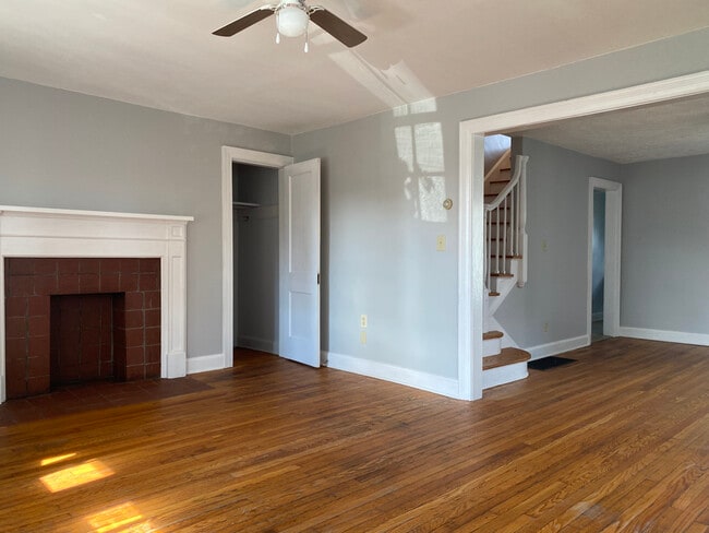 Living room - 121 S High St