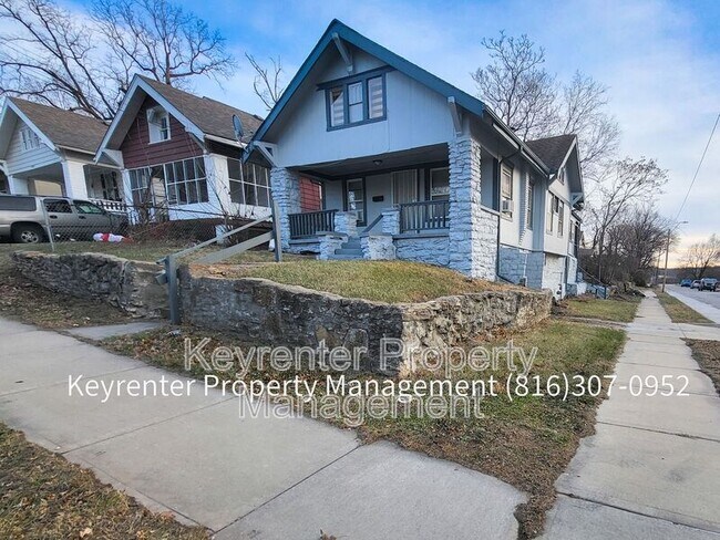 Photo - 1601 E 43rd St