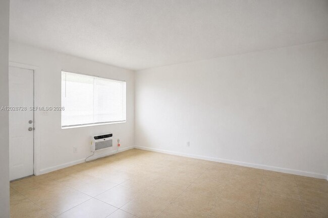 Photo - 932 Moffett St Unidad 3