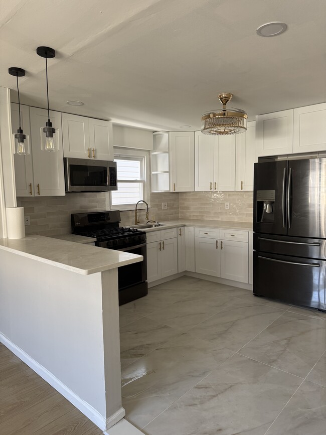 Photo - 160 Boston Ave