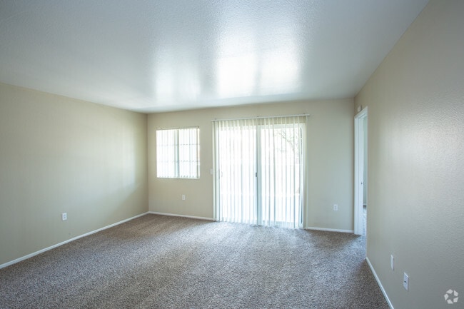 2 BR, 2 BA - 952 SF (Refurbished)
