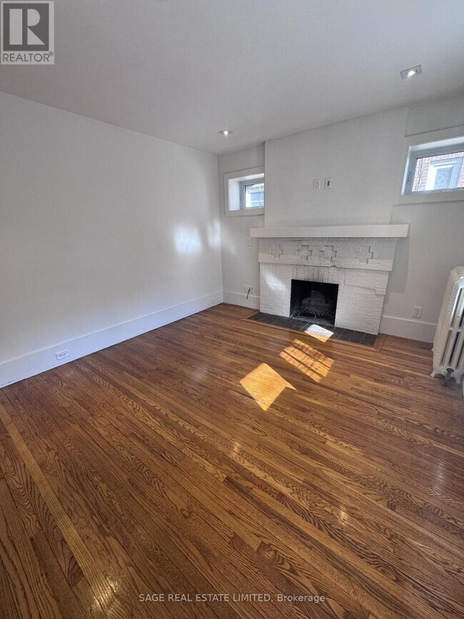 Photo - 302 Sumach St Unit 1