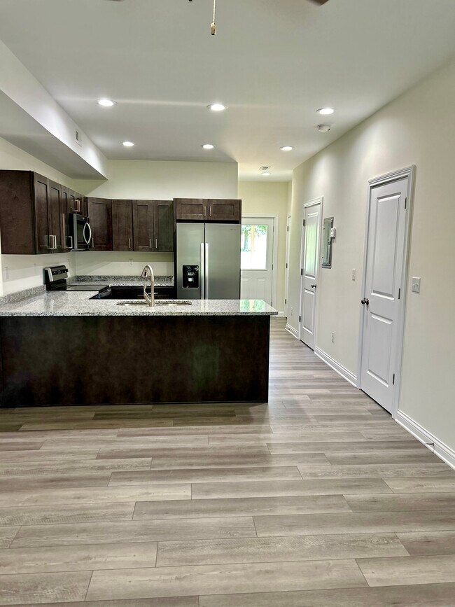 Photo - 208 Fairway Ln Unidad B