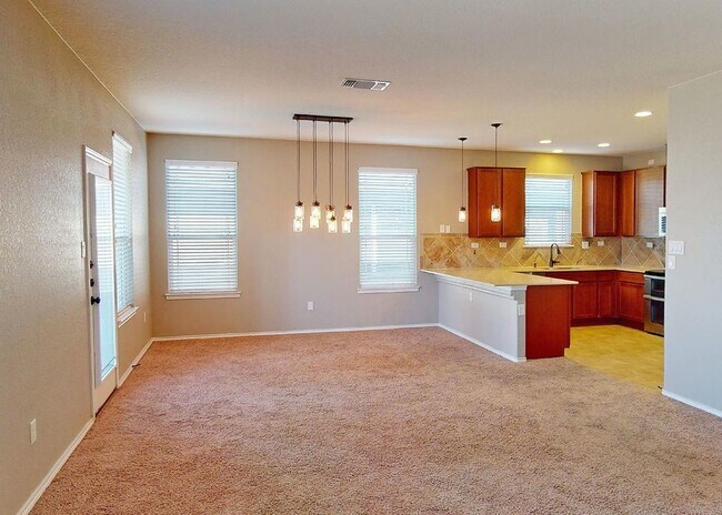 Photo - Large 4/3/2 Home in West Village at Creekside!