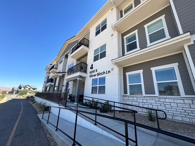 Photo - 3 Bed Condo In Desert Color!