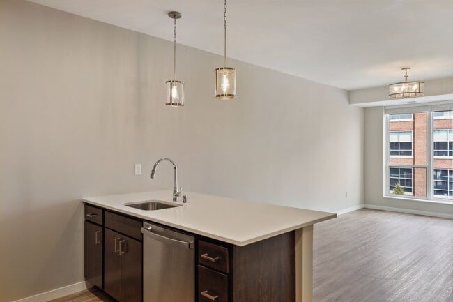 Photo - 756 NE Jackson St Unidad 308