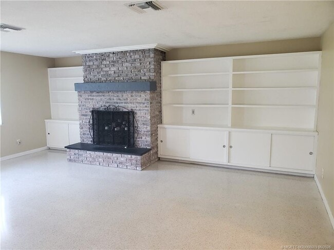 Photo - 3331 NE Skyline Dr