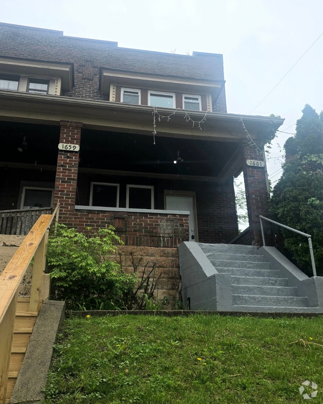 Building Photo - 1661 Methyl St Rental