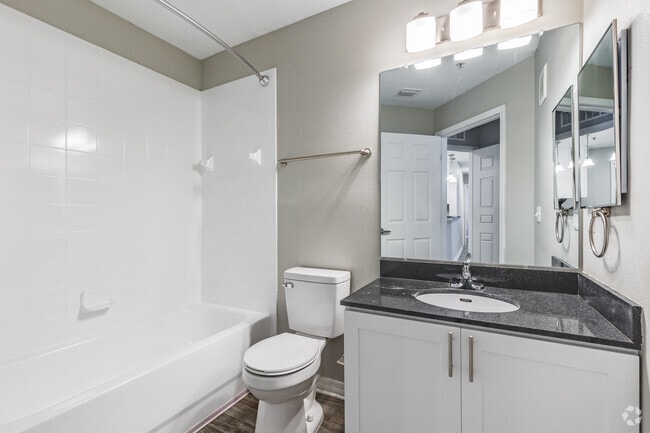 3BR, 2BA - 1,260SF - Primary Bathroom