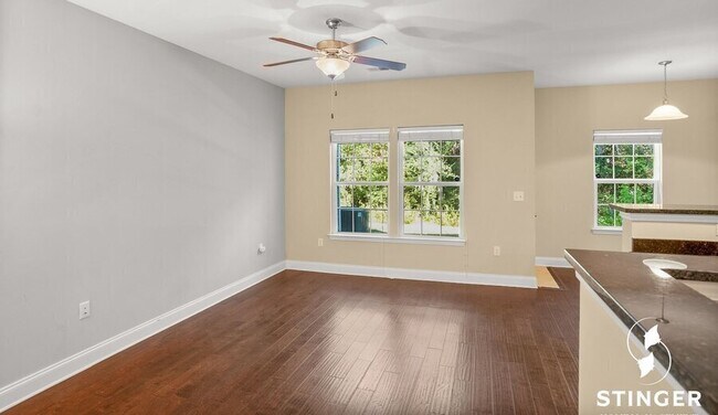 Photo - 381 Dante Cir