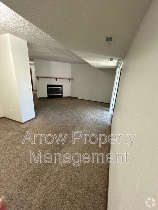 Building Photo - 205 E Arbor Ave Rental