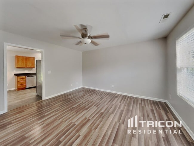 Photo - 131 Drewsbury Dr