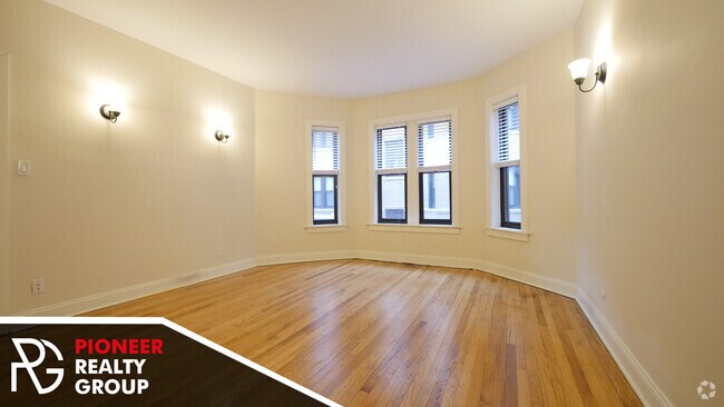 Building Photo - 4032 N Ashland Ave Rental