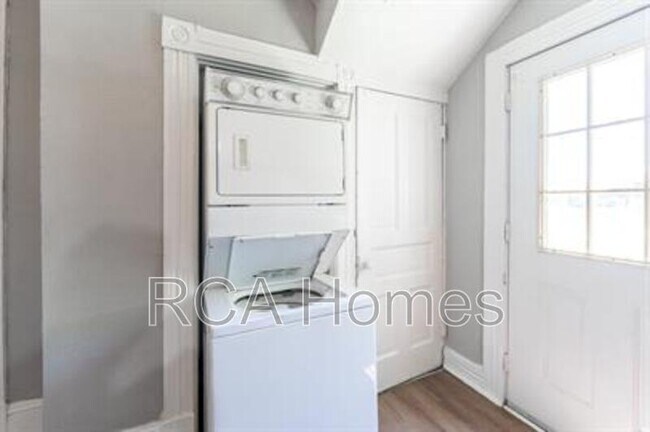 Photo - 450 Shelby St