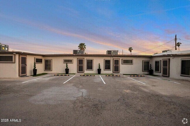 Building Photo - 1108 S 33rd Ave Unit 3 Rental