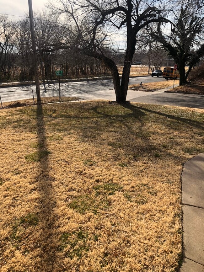 Photo - 2358 S Crestway St