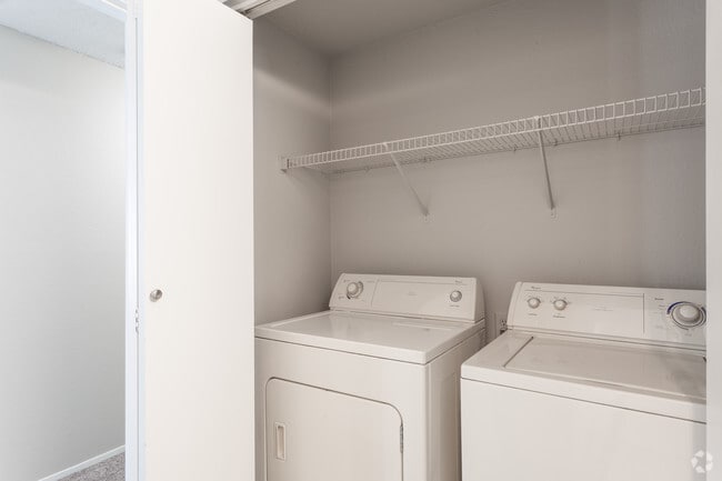 Renovated 2BR, 1BA - Timber Flats