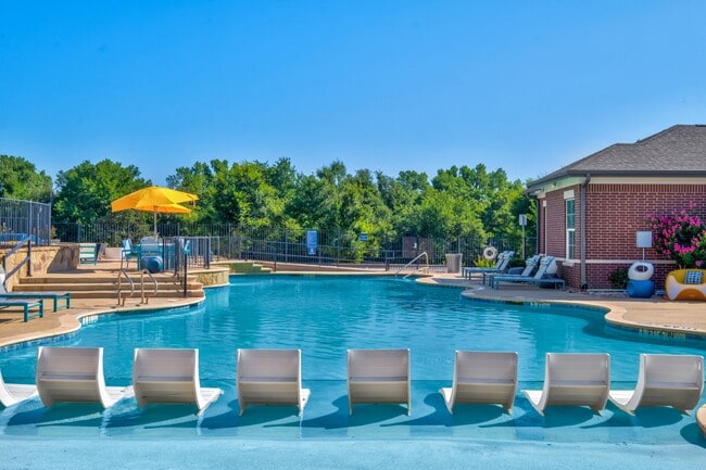 Building Photo - Rendezvous