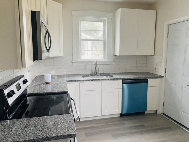 Photo - 918 Carpenter St