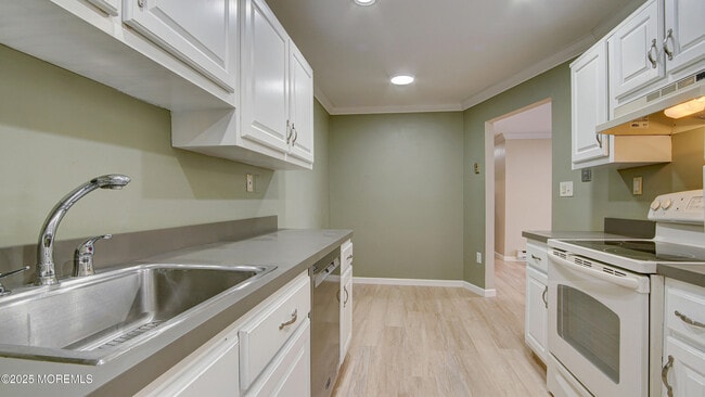 Photo - 30 Meadow Green Cir
