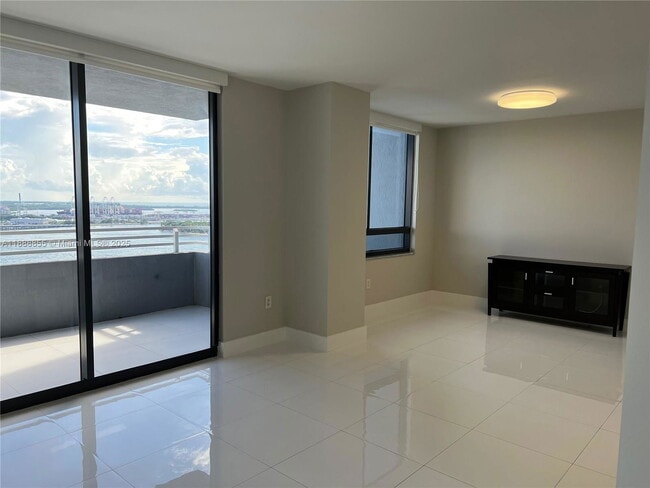 Photo - 1330 West Ave