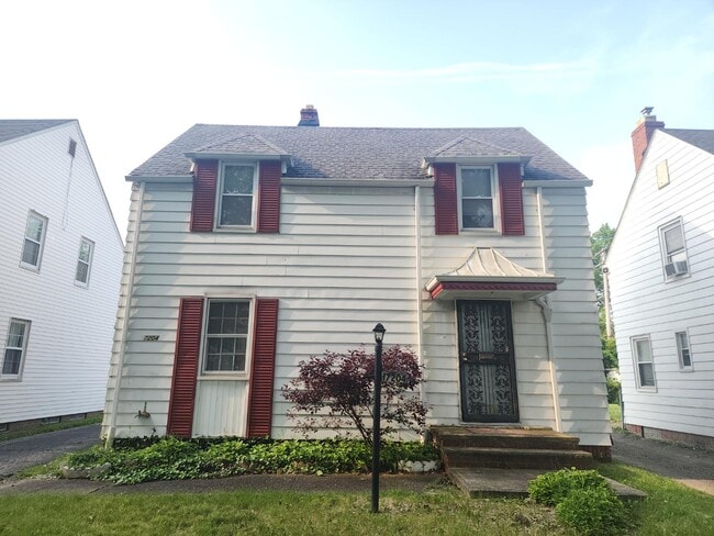 Building Photo - 17204 Walden Ave Rental