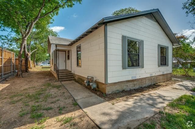 Building Photo - 4615 Vinson St Rental