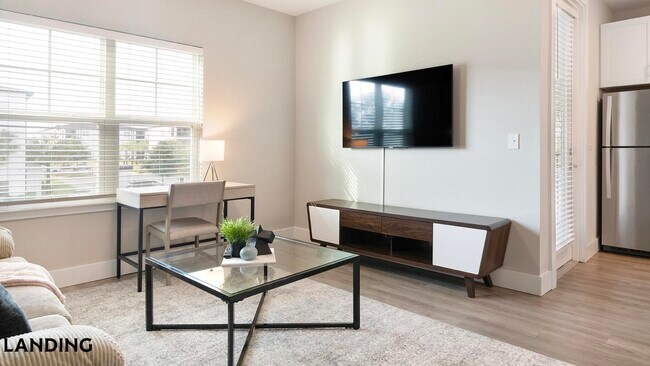 3060 Southcreek Blvd Unit 7-211