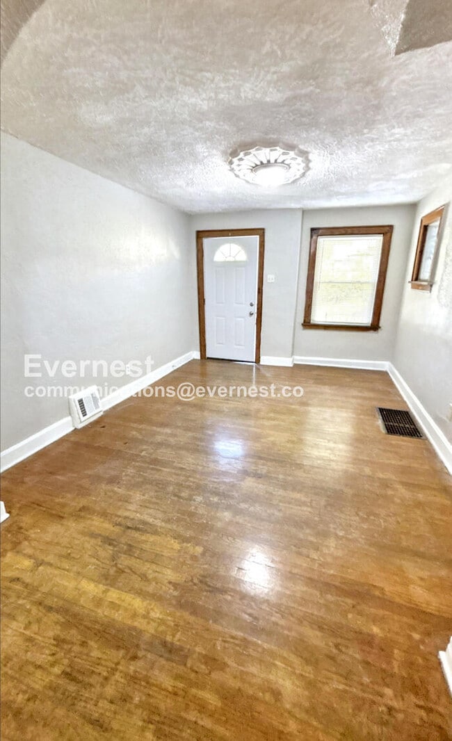 Photo - 3720 Darby St