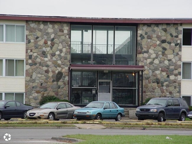 Photo - Woodland Arms Apartments