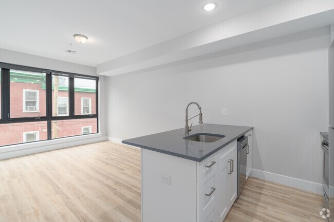Studio - 420SF