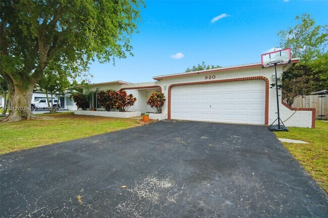 Photo - 920 NW 92nd Ave