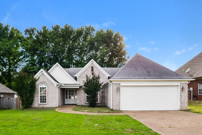 Building Photo - 5837 Stonewall Dr