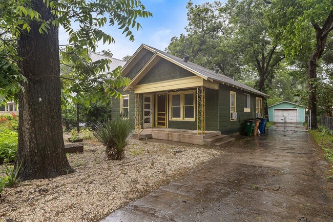 Photo - 1710 Haskell St