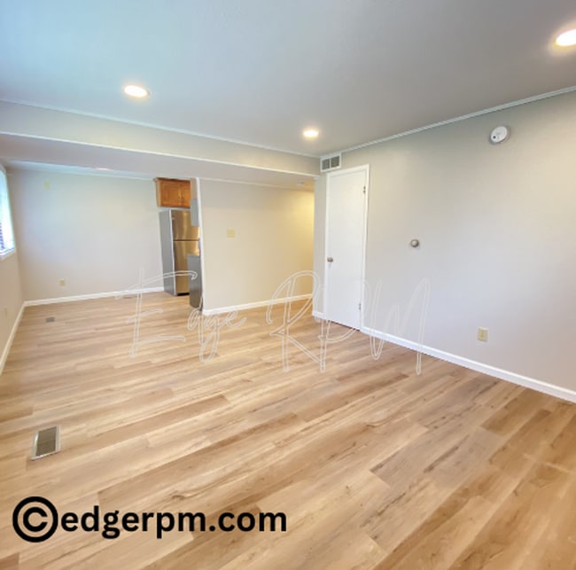 Photo - 211 1/2 Angie Dr Unit 1