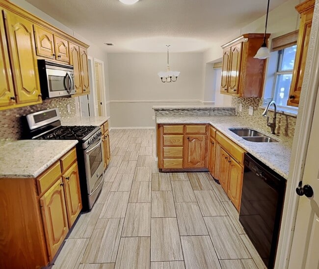 Photo - Your Dream Home Awaits in Parkwest—No Carpet, All Charm!