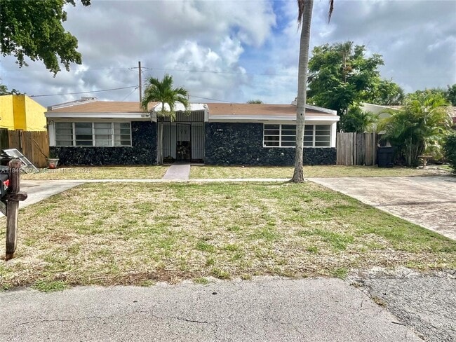 Building Photo - 2591 Riverland Dr Unit 1-2 Rental