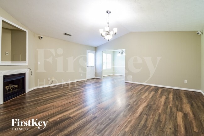 Photo - 738 Trickle Ln