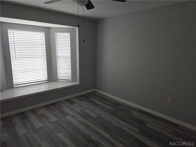 Photo - 864 W Gleason Pl