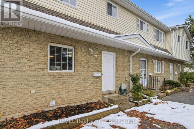 Photo - 8136 Coventry Rd