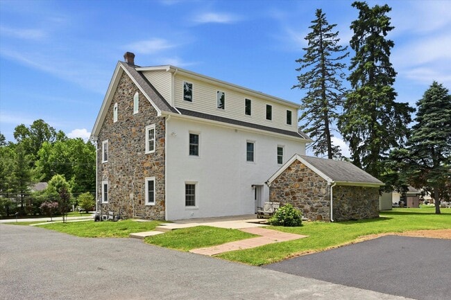 Photo - 1512 Naamans Creek Rd