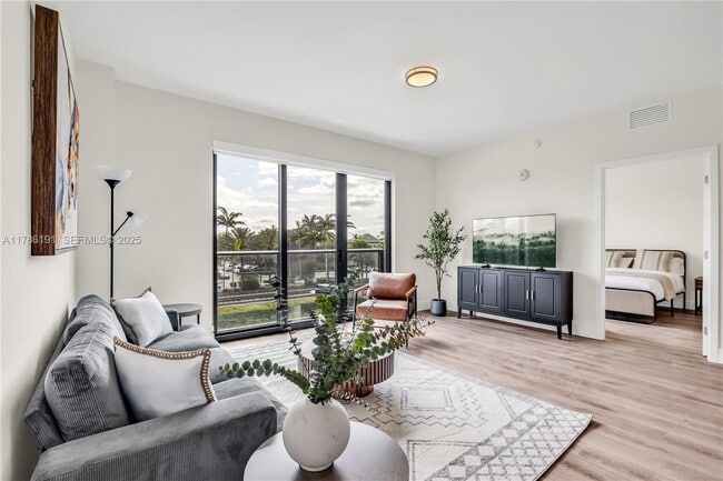 Photo - 3701 N Dixie Hwy Unidad 204