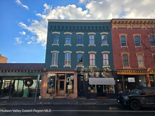 Building Photo - 33 Main St