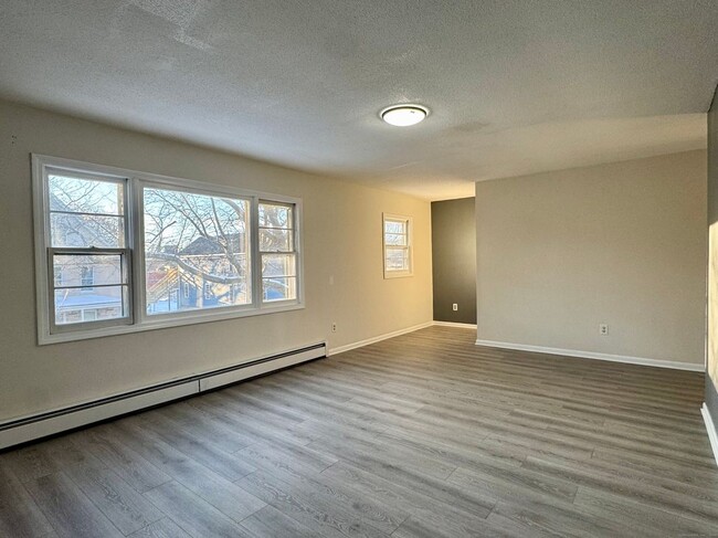 Building Photo - 17 Main St Rental