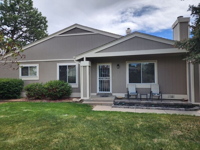 Updated 3 Bedroom Townhome in Great Area! - Updated 3 Bedroom Townhome in Great Area!