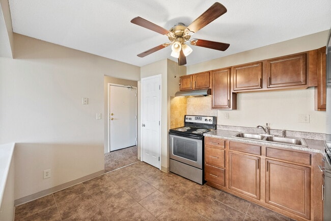 Building Photo - Prairie Woods Apartments