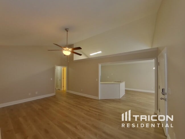 Photo - 1003 Cambridge Oaks Dr